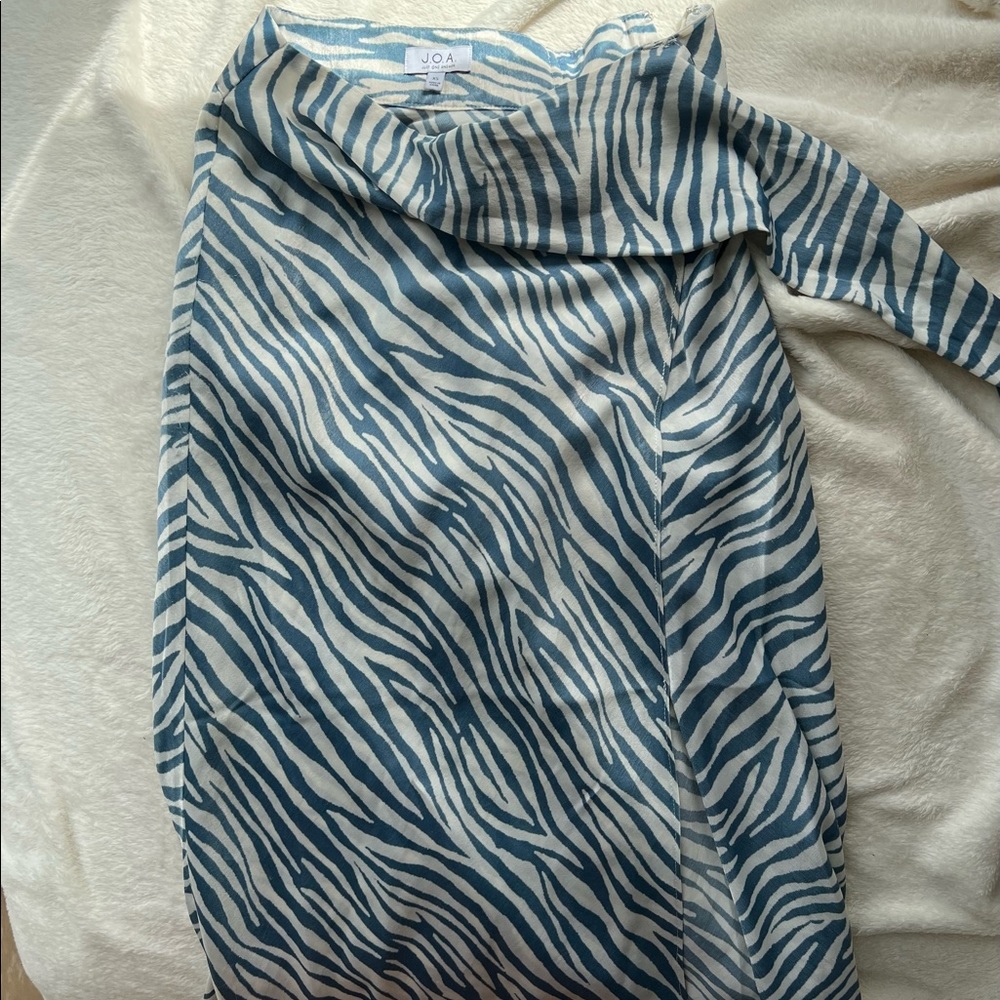 Blue zebra Anthropologie midi skirt xs